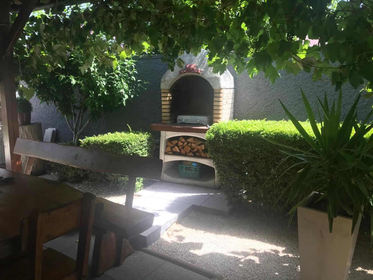 פאז'אנה Deluxe Apartment Bluebay Oasis מראה חיצוני תמונה