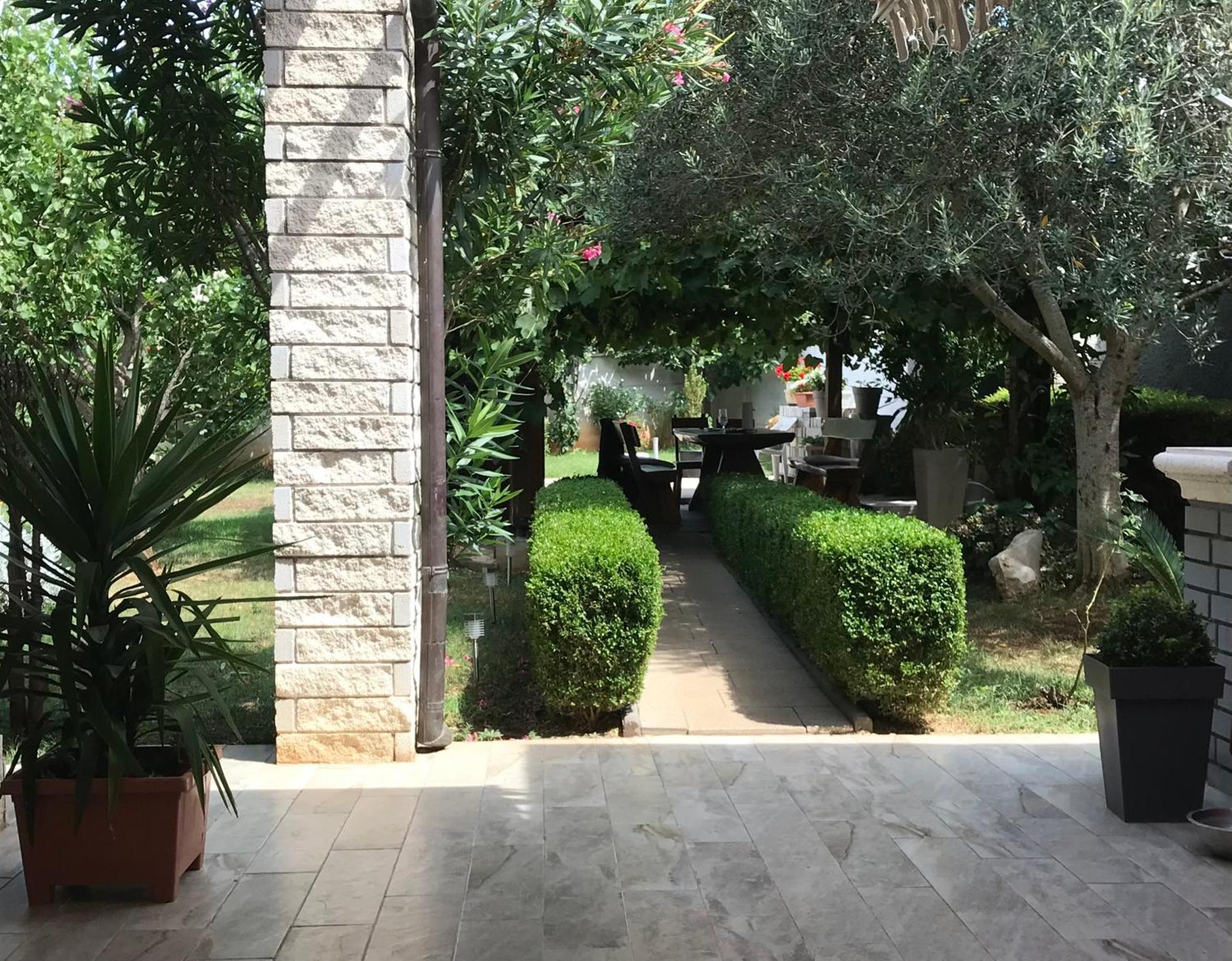 פאז'אנה Deluxe Apartment Bluebay Oasis מראה חיצוני תמונה