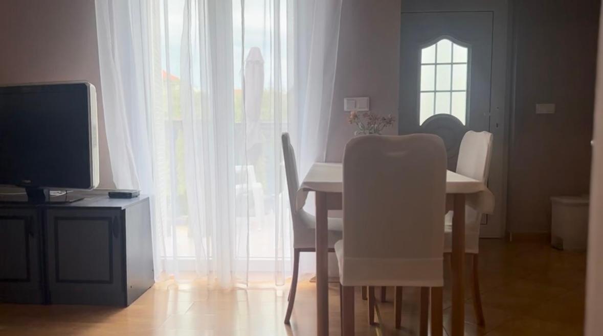 פאז'אנה Deluxe Apartment Bluebay Oasis מראה חיצוני תמונה